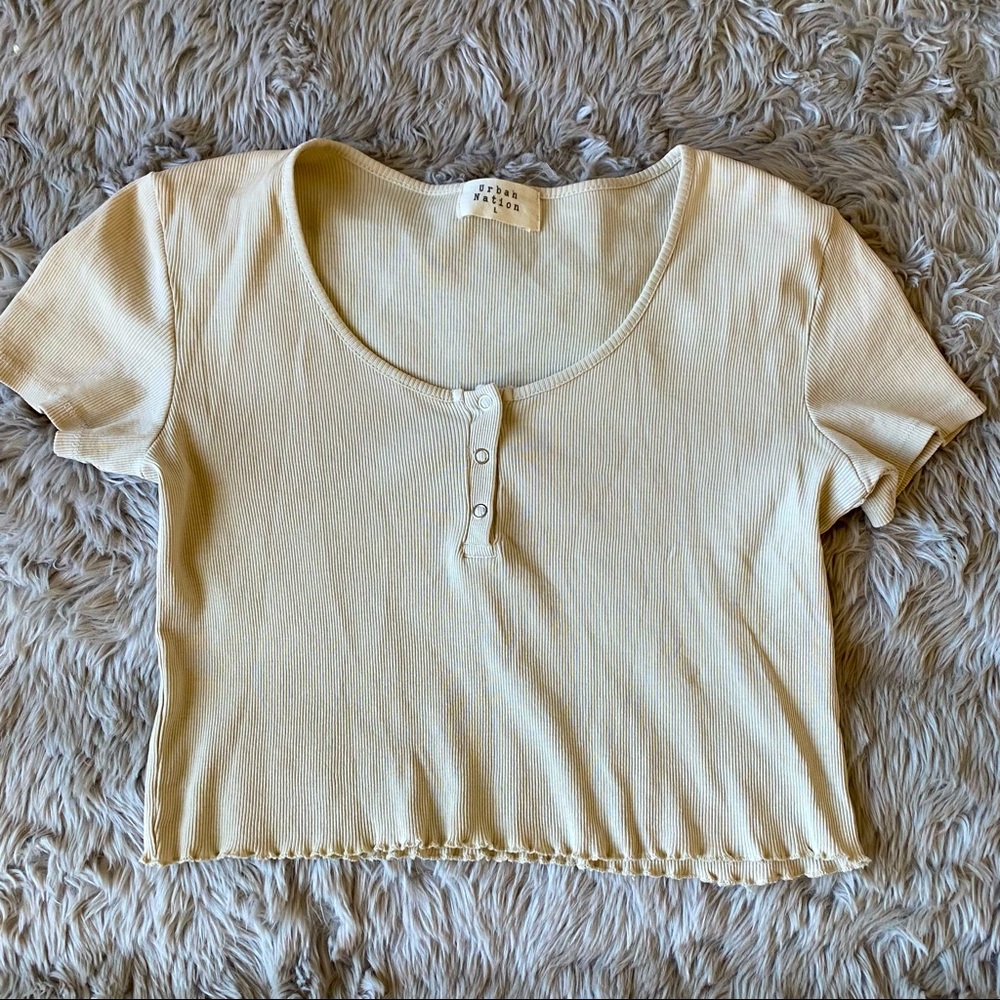 New! Short sleeve rib knit cropped top! Sz: L